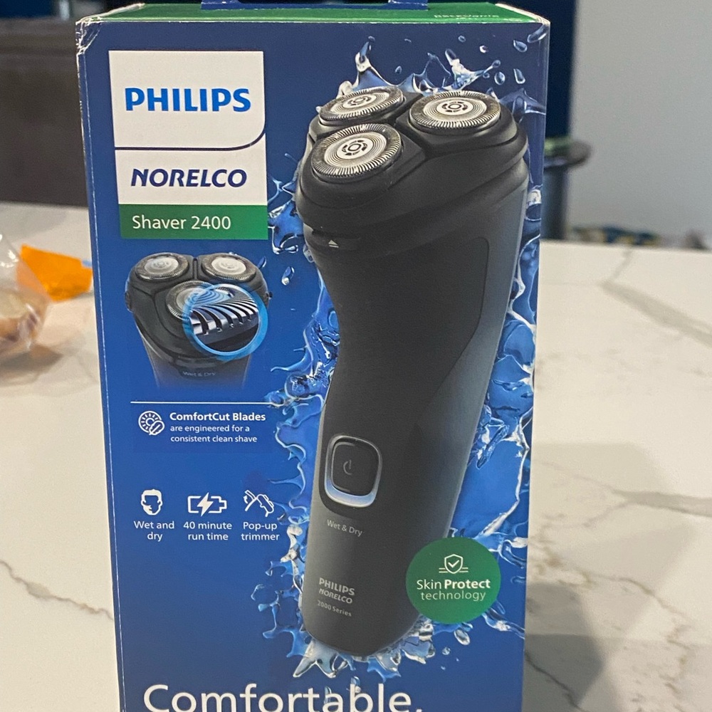 Philips Norelco Shaver 2400 - Black and Blue